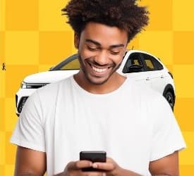 Cliente resolvendo a documentação do veículo pelo celular